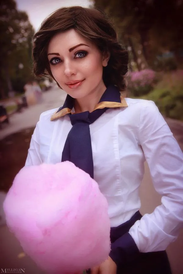 Elizabeth Comstock Cosplay