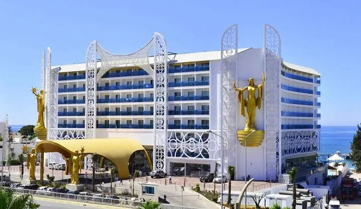 Turkey's Azura Deluxe Resort
